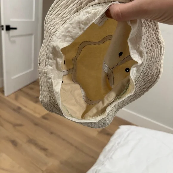 UO-76 Beige Bucket Hat - Picture 3 of 3